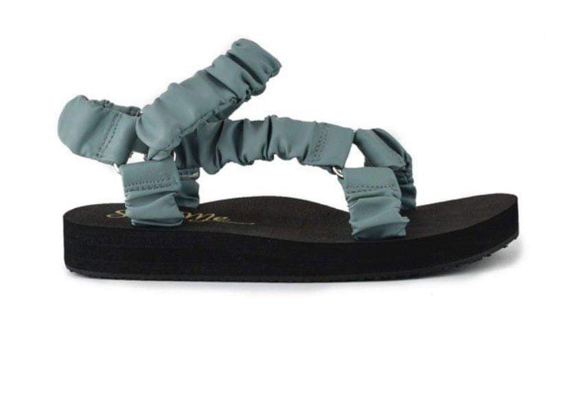 Scrunch sandal