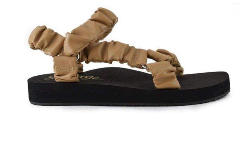 Scrunch sandal